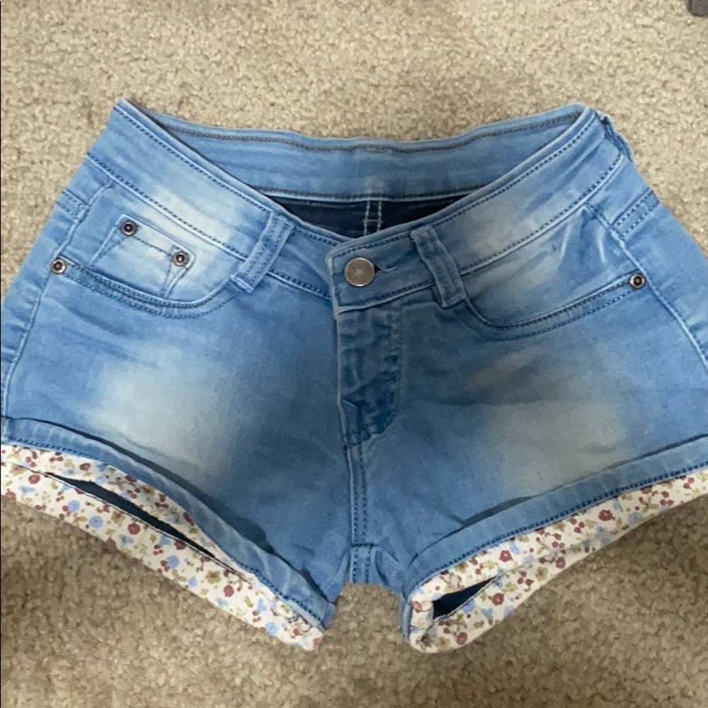 Medium wash shorts